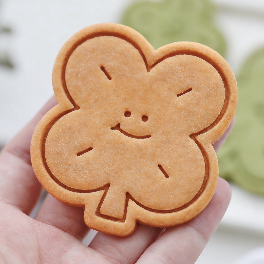 Lucky Four-Leaf Clover Cookie  - огляд і ціна Kitchen Baking Products