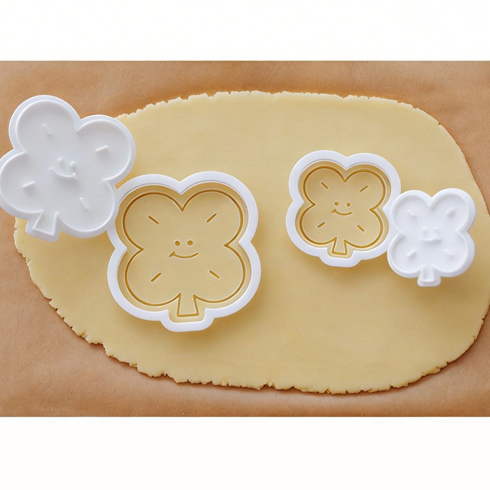 Lucky Four-Leaf Clover Cookie  - огляд і ціна Kitchen Baking Products